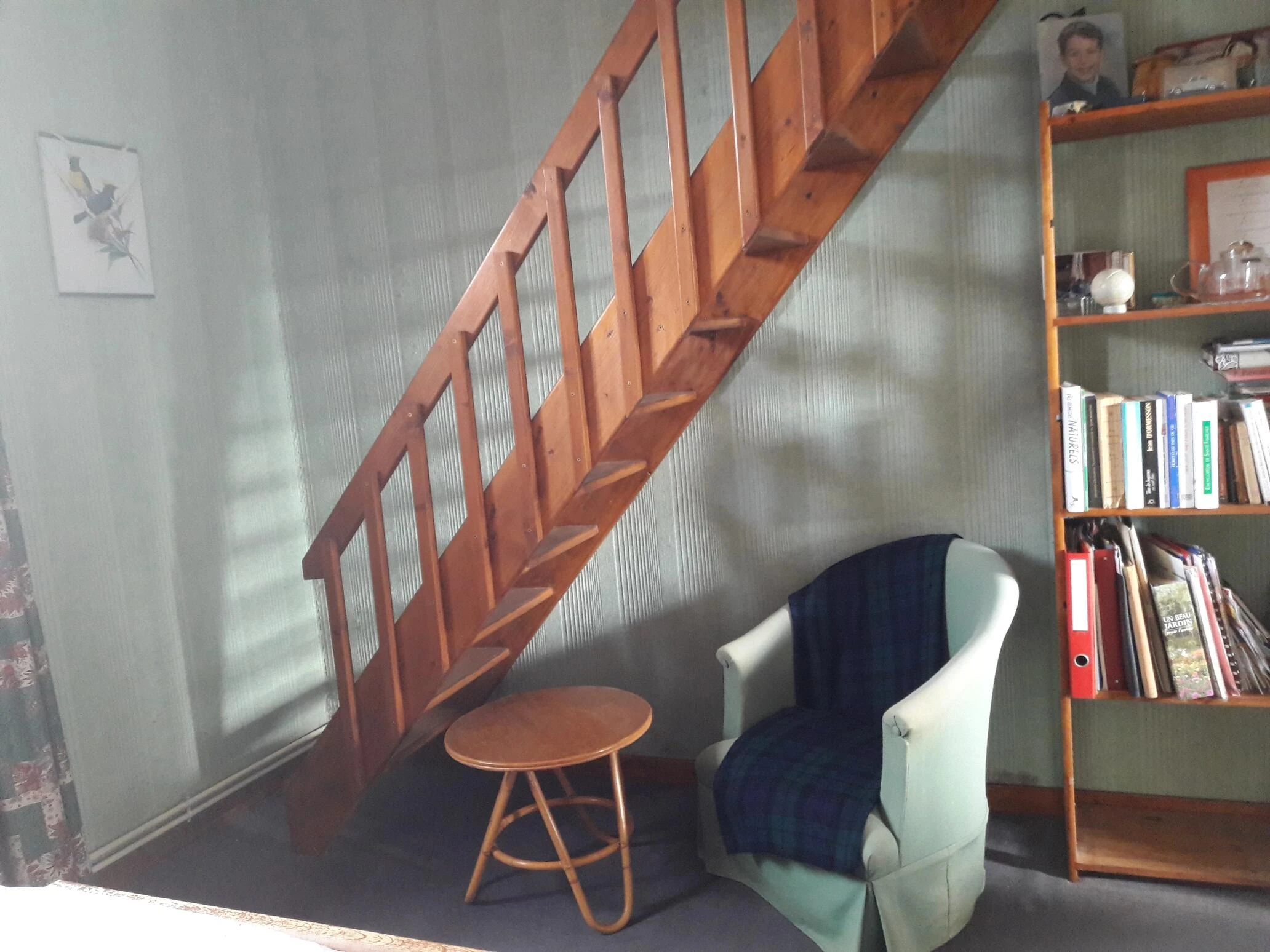 Le coin bureau et l'escalier