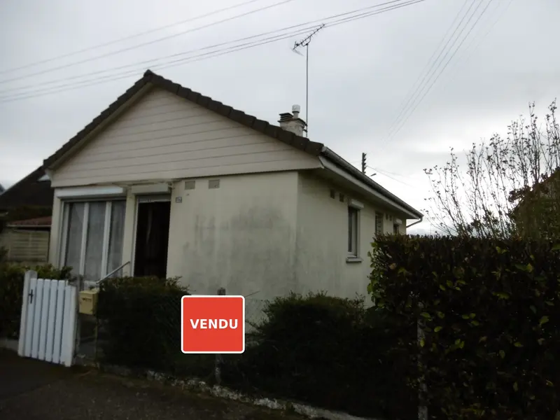 Vue d'angle sur la maison
